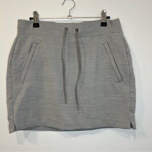 Athleta Modern Metro Midtown Skort Striped Gray Skirt XS